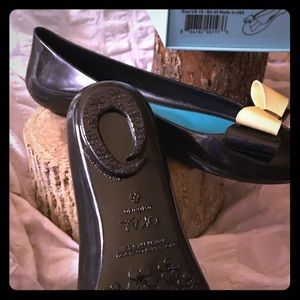 OKA b. 🕊 Handcrafted in America